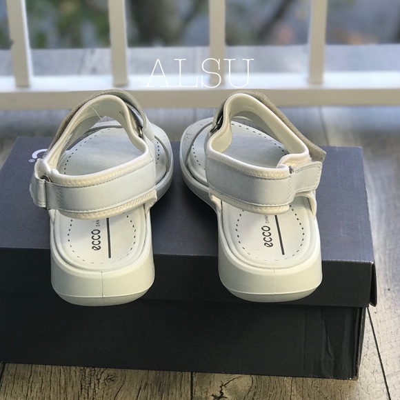 NWT ECCO Soft 5 Cross Strap Sandal White W AUTHENT - Picture 5 of 8